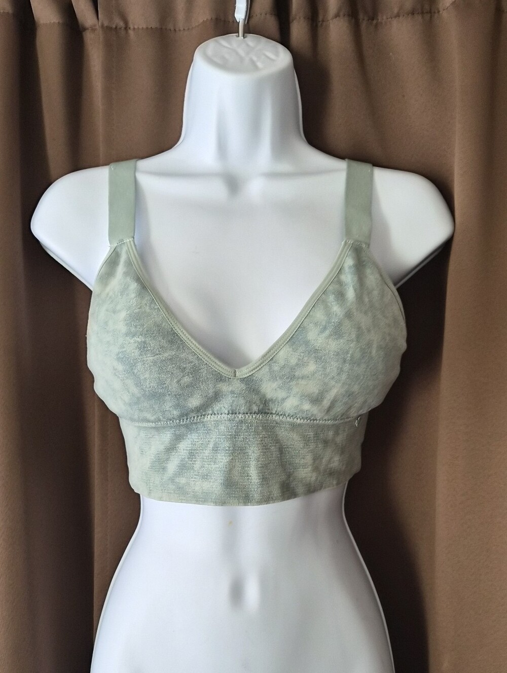 Danskin Womens Sports Bra Soft V-Neck Bralette in Sage Green Large
